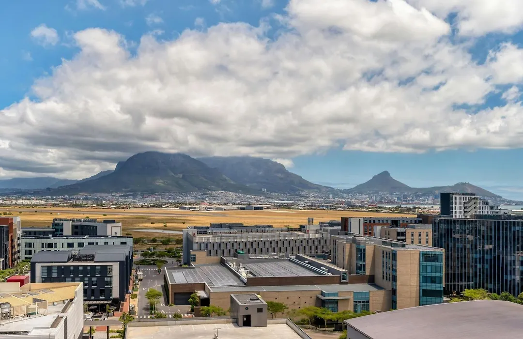 Cape Town Marriott Hotel Crystal Towers-1