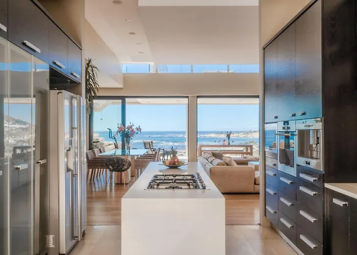 Azamara Luxury - Camps Bay